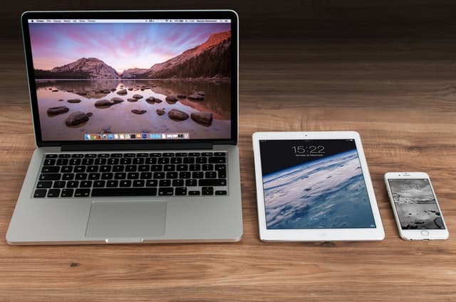 Responsive vs mobile-first hotel websites